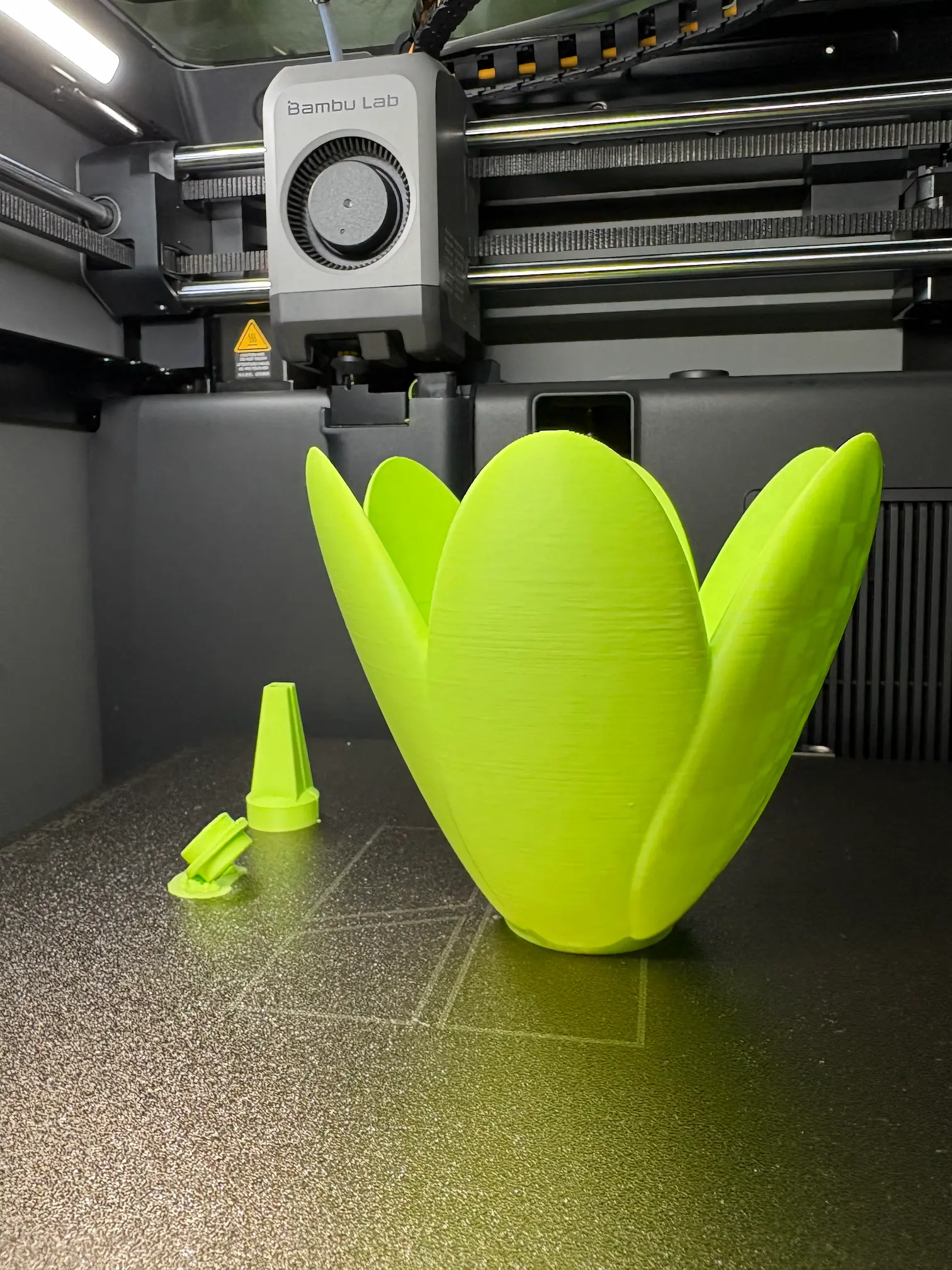 Bambu Lab P2S bei der Arbeit