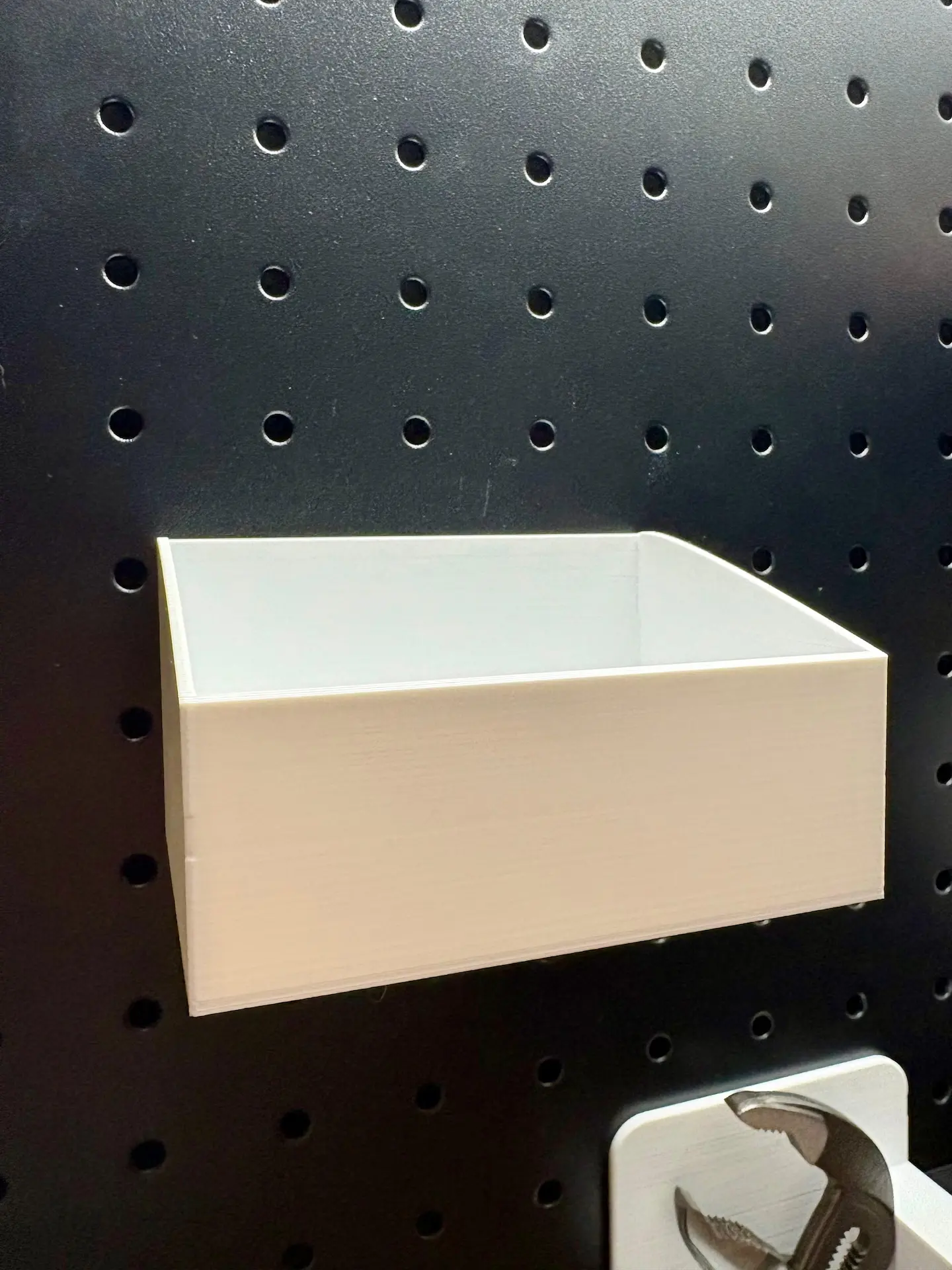 IKEA BROR Lochwand Box