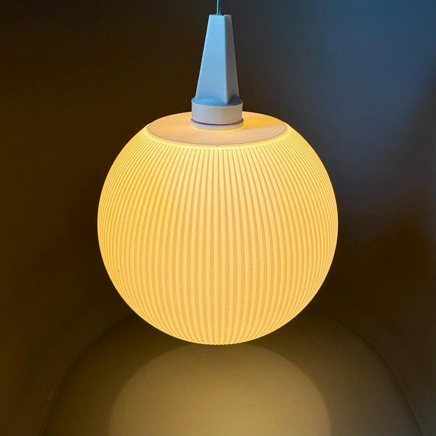 Design-Lampenschirm „RILLEN“ Kugel für Fassung A1e